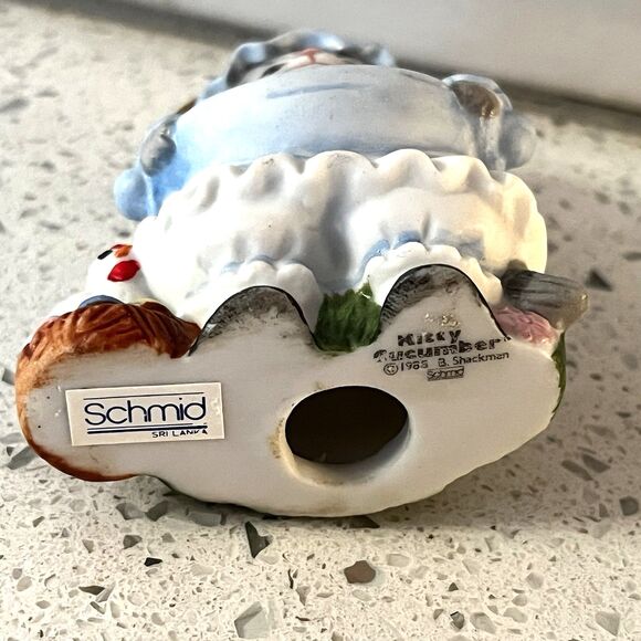 Kitty Cucumber Cat Backyard Chicken Eggs Basket Ornament Schmid Vintage 1988 - Picture 6 of 6